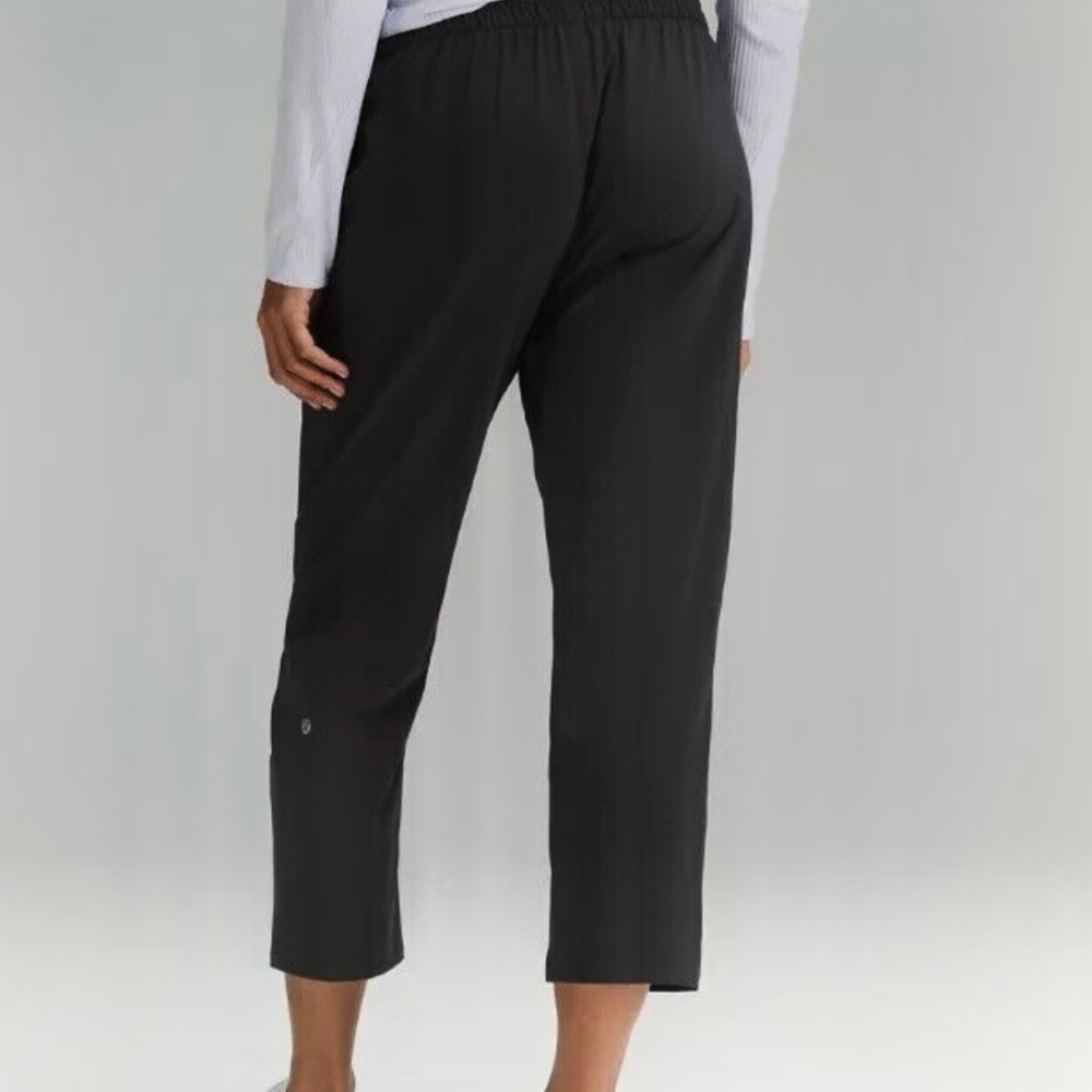 NWOT Lululemon Tapered-Leg Mid-Rise Pant 7/8 Length Luxtreme Black Size S - Picture 6 of 9
